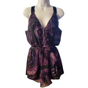 MP BLACK METRO PARK Low Cut Sleeveless Top